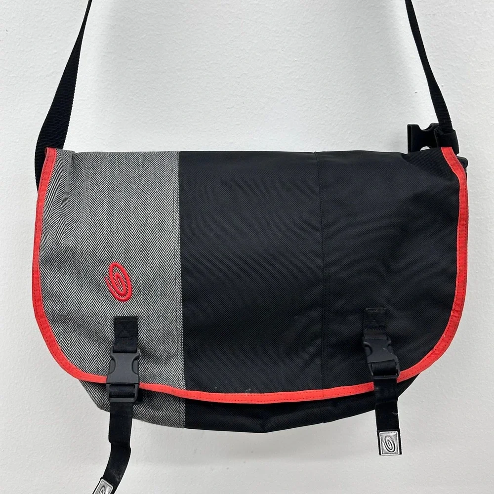 Timbuk2‎ Classic Messenger Bag Medium Black/Red Canvas Single Strap Herringbone